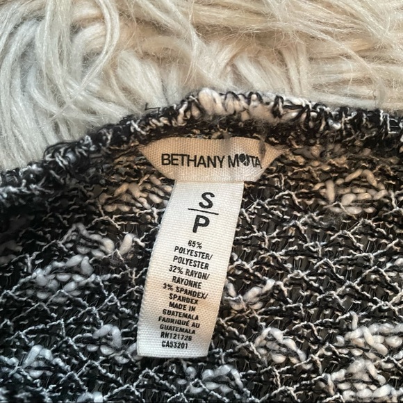 Black and White Criss Cross Back Sweater - Picture 6 of 6